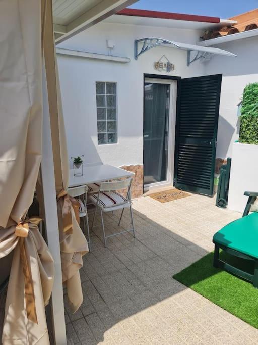 "Linda'S Guest House" Beach House With Private Patio & Hot Tub, 3 Min From The Beach Кошта-да-Капарика Экстерьер фото