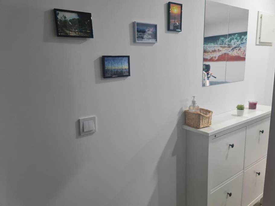 "Linda'S Guest House" Beach House With Private Patio & Hot Tub, 3 Min From The Beach Кошта-да-Капарика Экстерьер фото