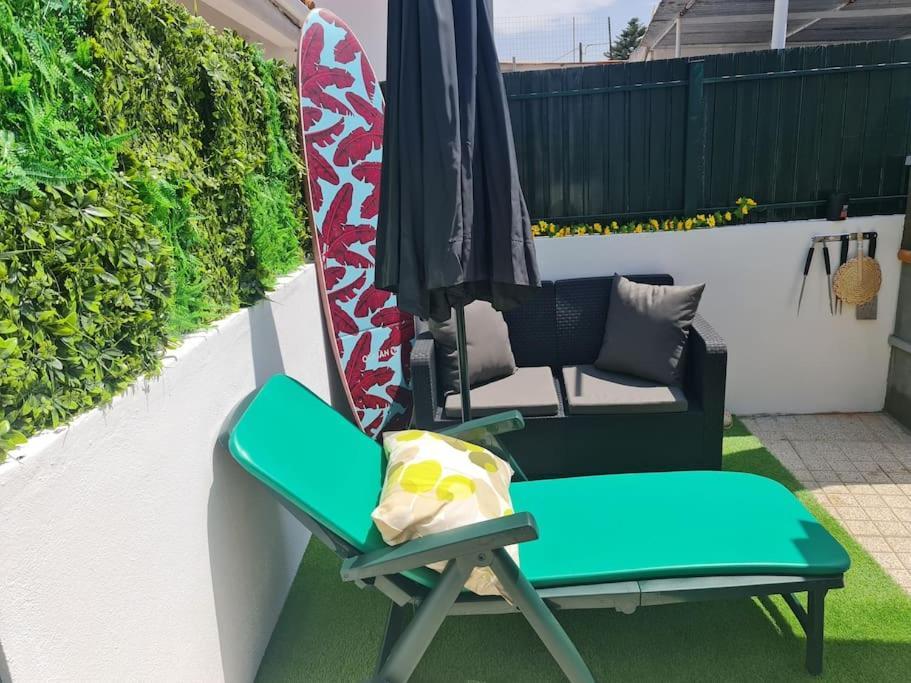 "Linda'S Guest House" Beach House With Private Patio & Hot Tub, 3 Min From The Beach Кошта-да-Капарика Экстерьер фото